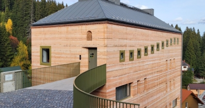 Az idők jeleire figyelő pálos kolostor és kápolna